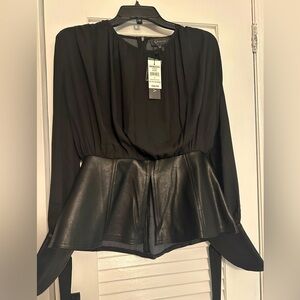 Brand new Gracia top. Faux leather bottom and trimmed sleeves. Very flattering